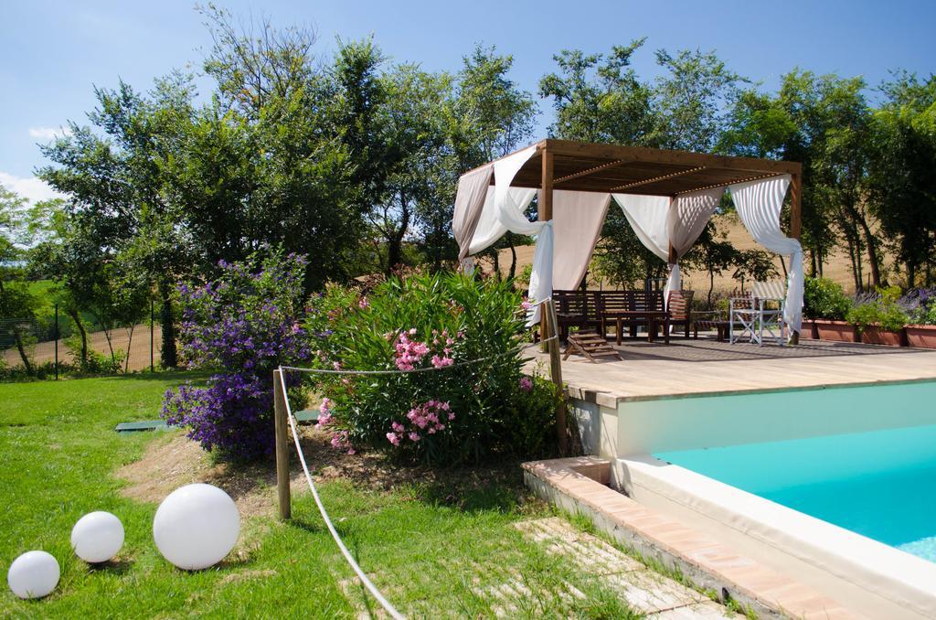 L'Antigo Granaro Guest House Agugliano Bagian luar foto