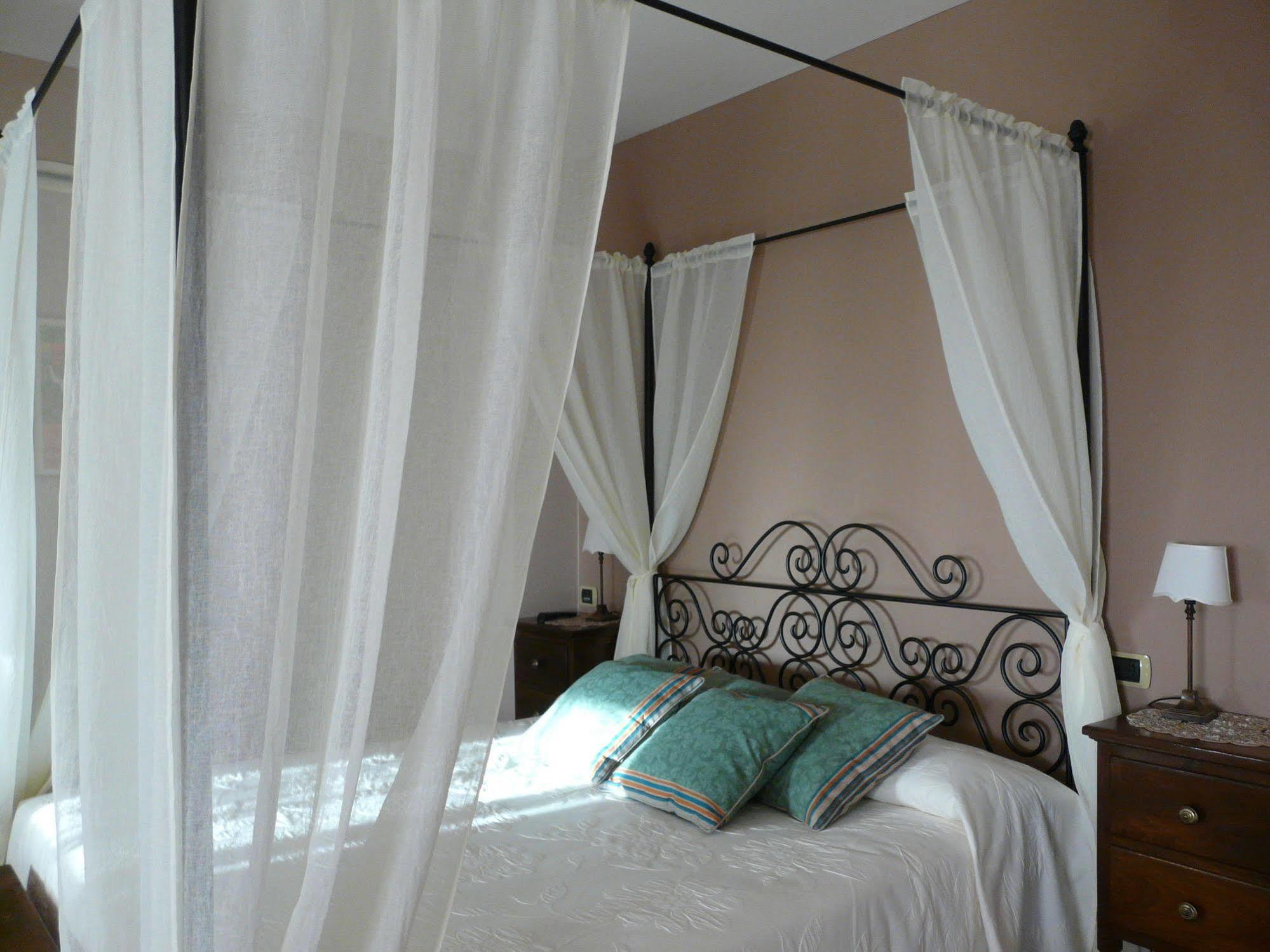 L'Antigo Granaro Guest House Agugliano Bagian luar foto