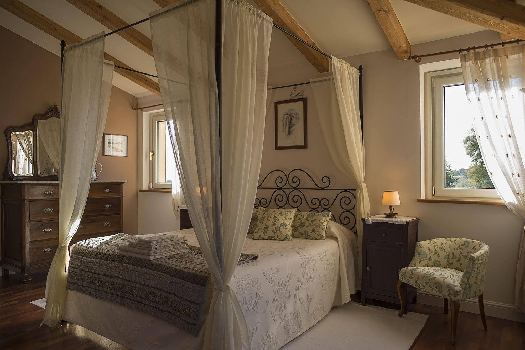 L'Antigo Granaro Guest House Agugliano Bagian luar foto