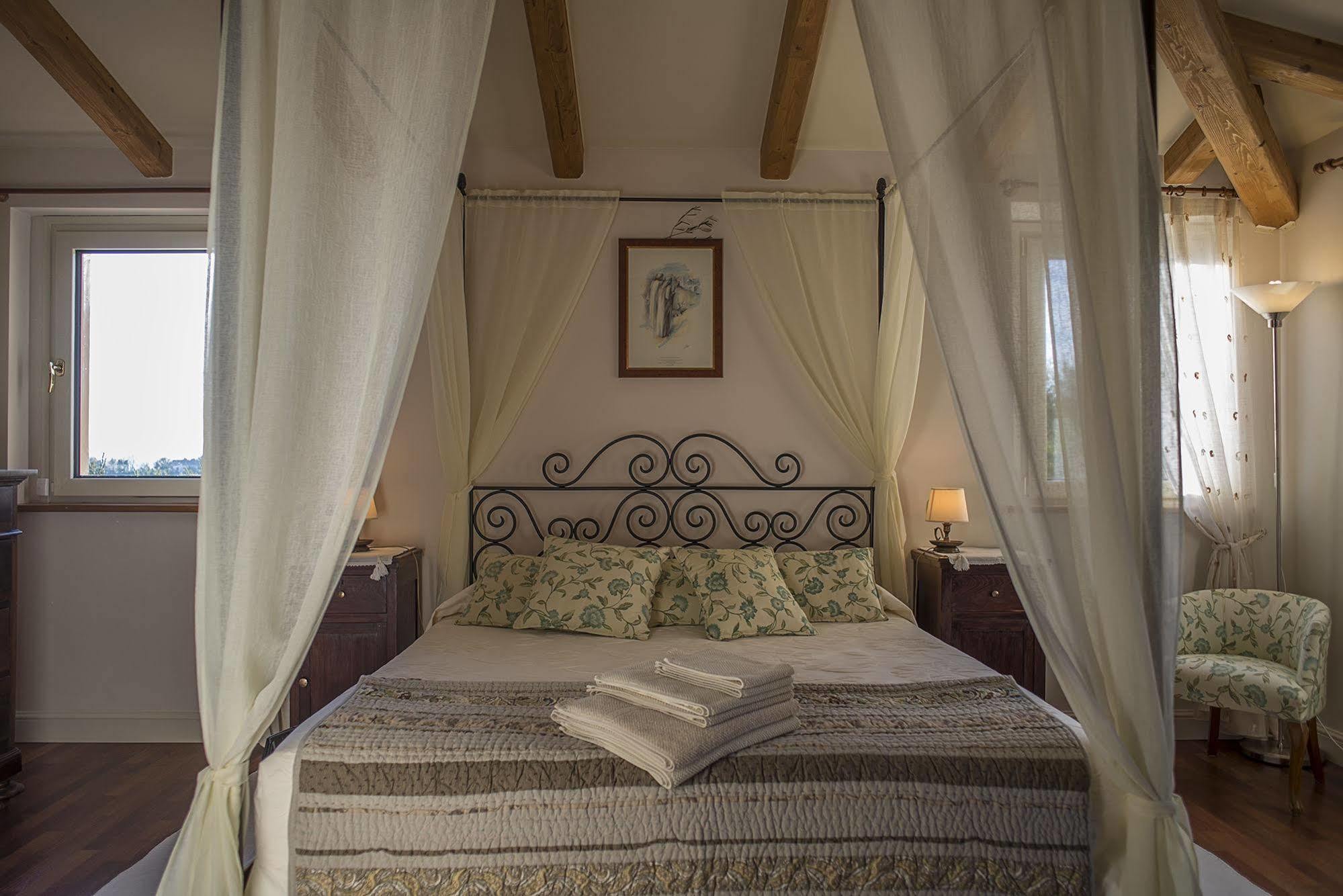 L'Antigo Granaro Guest House Agugliano Bagian luar foto