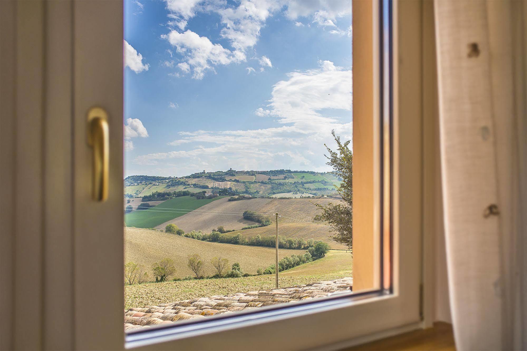 L'Antigo Granaro Guest House Agugliano Bagian luar foto